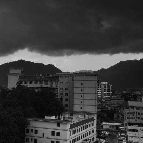 桂林的雨季是几月份（9月去桂林还是10月去好）